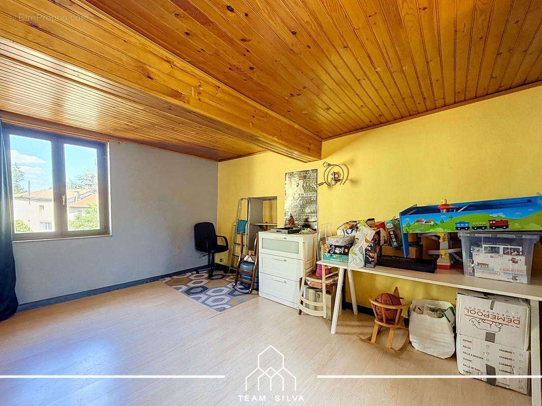 Maison 100 m² à Communay  - photo 14