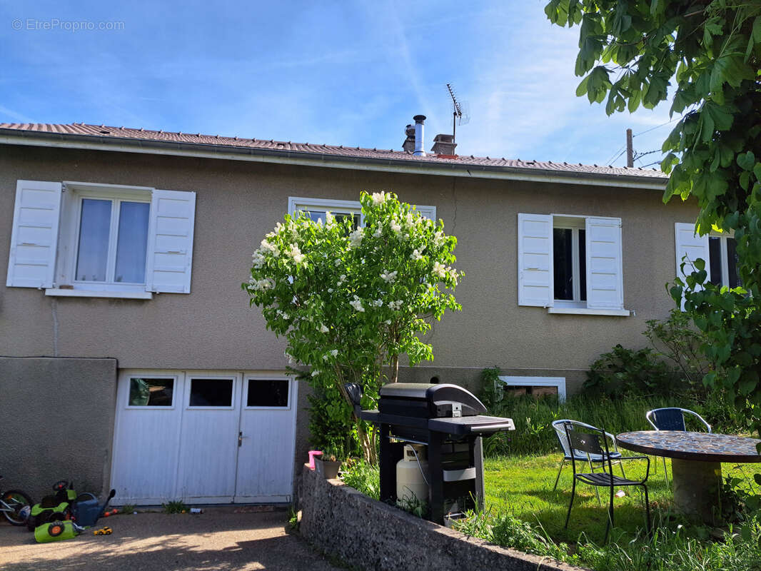 Maison à LE CHAMBON-SUR-LIGNON