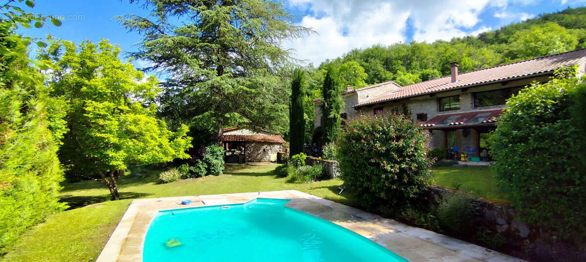 Maison à SAINT-ETIENNE-SUR-USSON