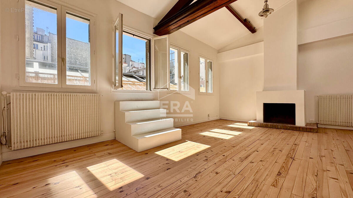Appartement à PARIS-10E
