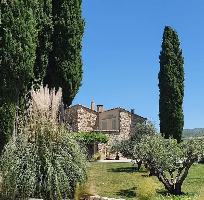 Propriété de caractère avec piscine et gîtes – Art de vivre en Provence - photo 3