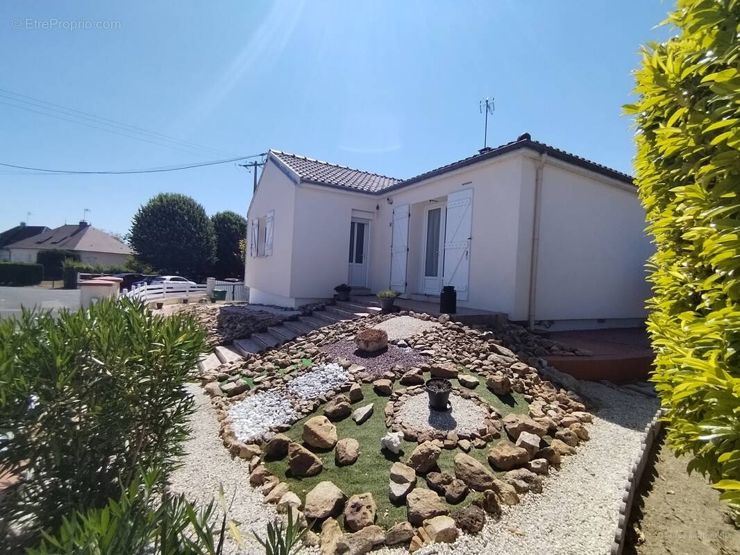 Maison à SAINT-LYE