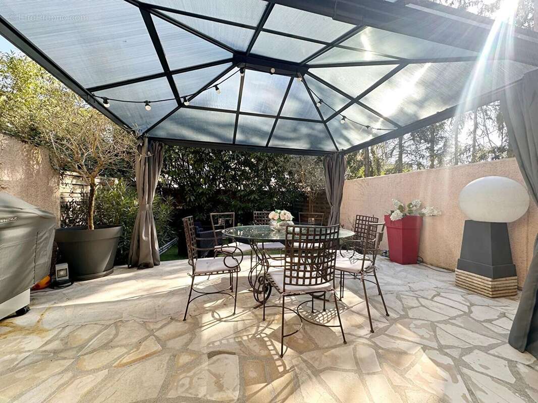 Maison à MONTMORENCY