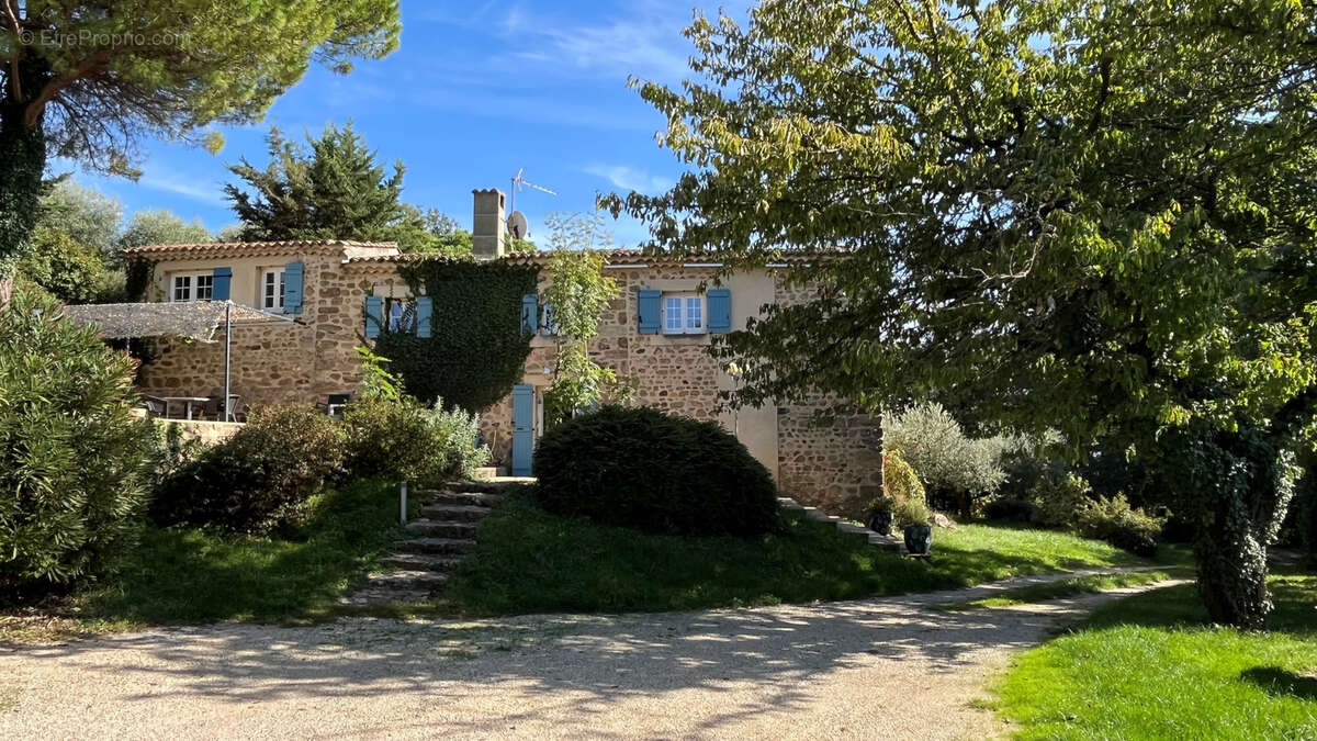 Maison à SAINT-GEORGES-LES-BAINS