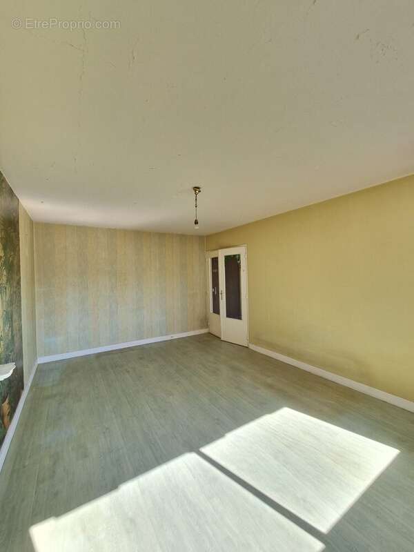 Appartement à PARIS-19E