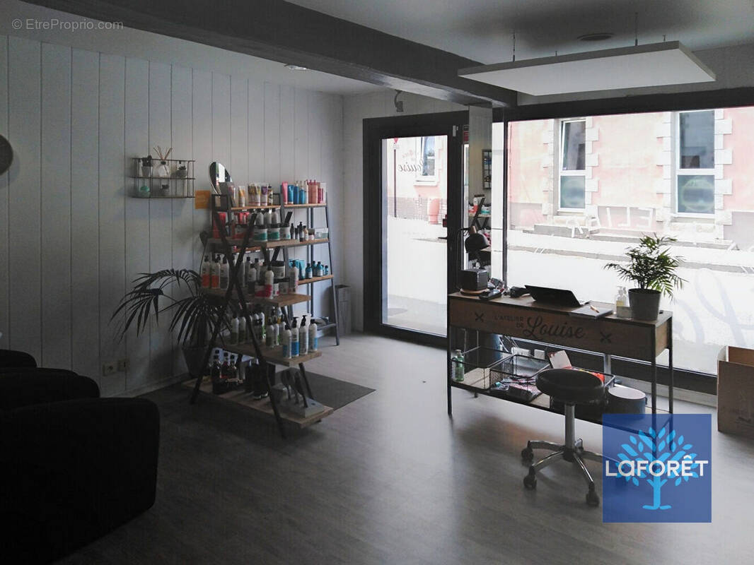 Commerce à MONTAIGU