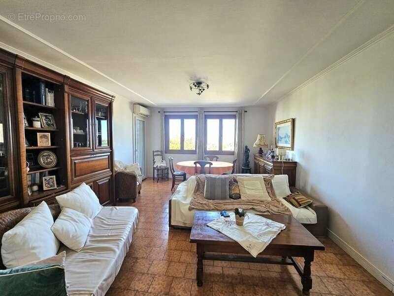 A vendre Appartement T5 de 98 m2, 4 chambres, véranda, parking à LUCCIANA 20290 (HAUTE CORSE) - photo 3