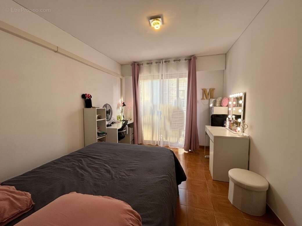Appartement à MARSEILLE-5E
