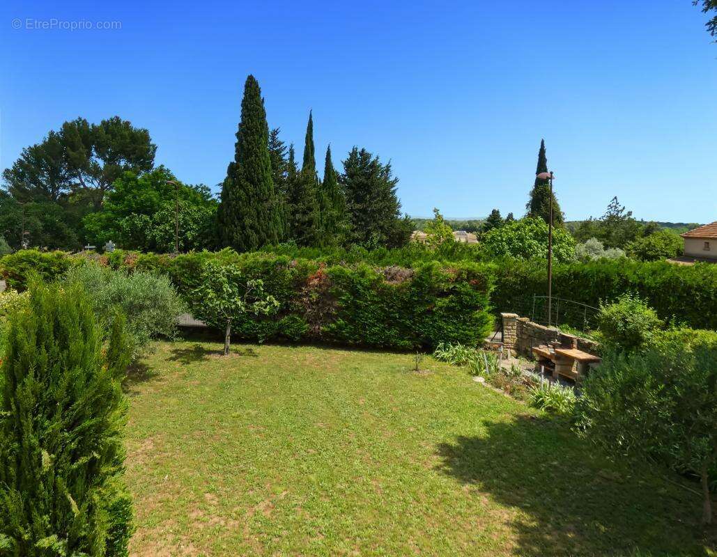 Maison à LAUDUN-L'ARDOISE