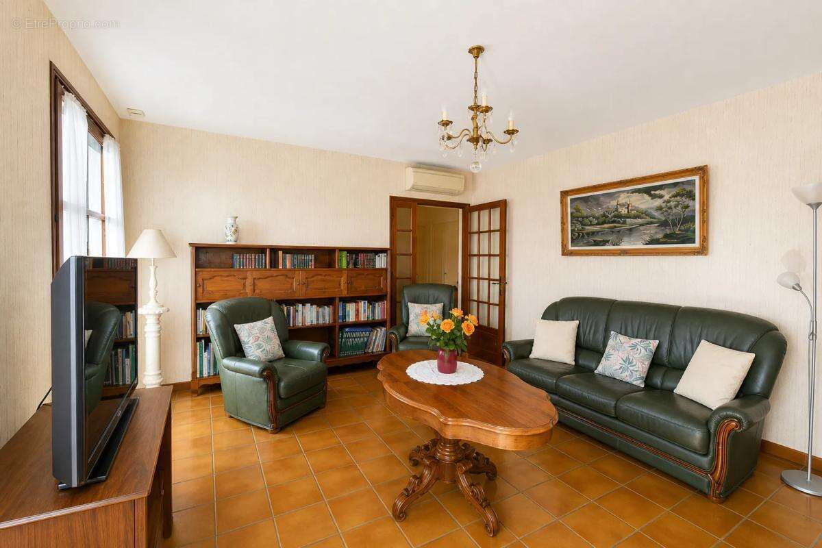 Maison spacieuse avec appartement à Pont-du-Casse - photo 2