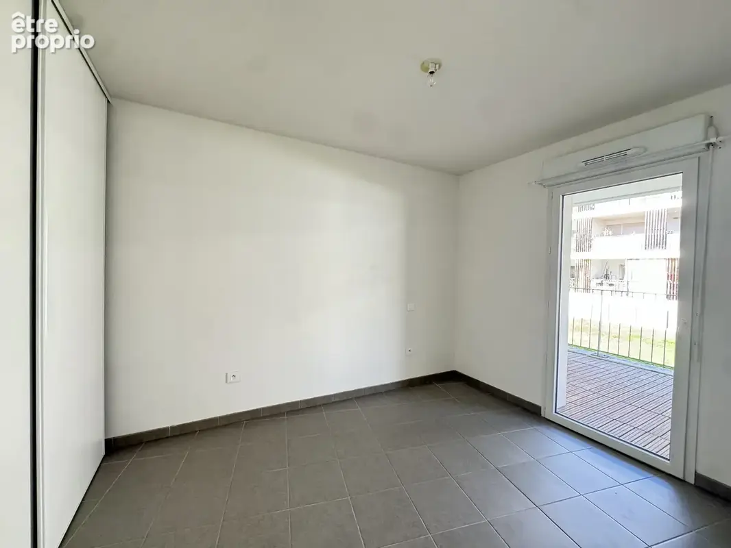 APPARTEMENT T4 de 80 M2 avec un balcon de 30 M2 et 2 Parking en S-sol - photo 9