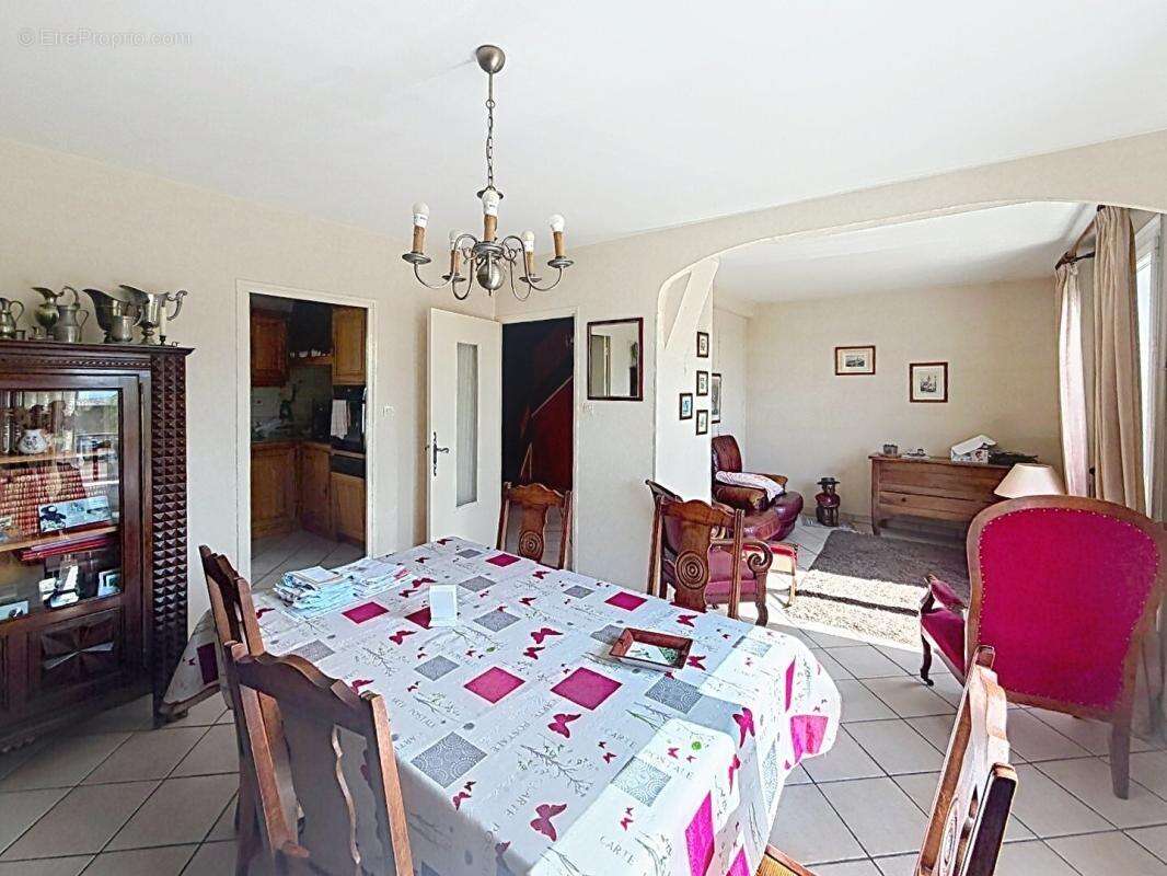 Maison à COULANGES-LES-NEVERS