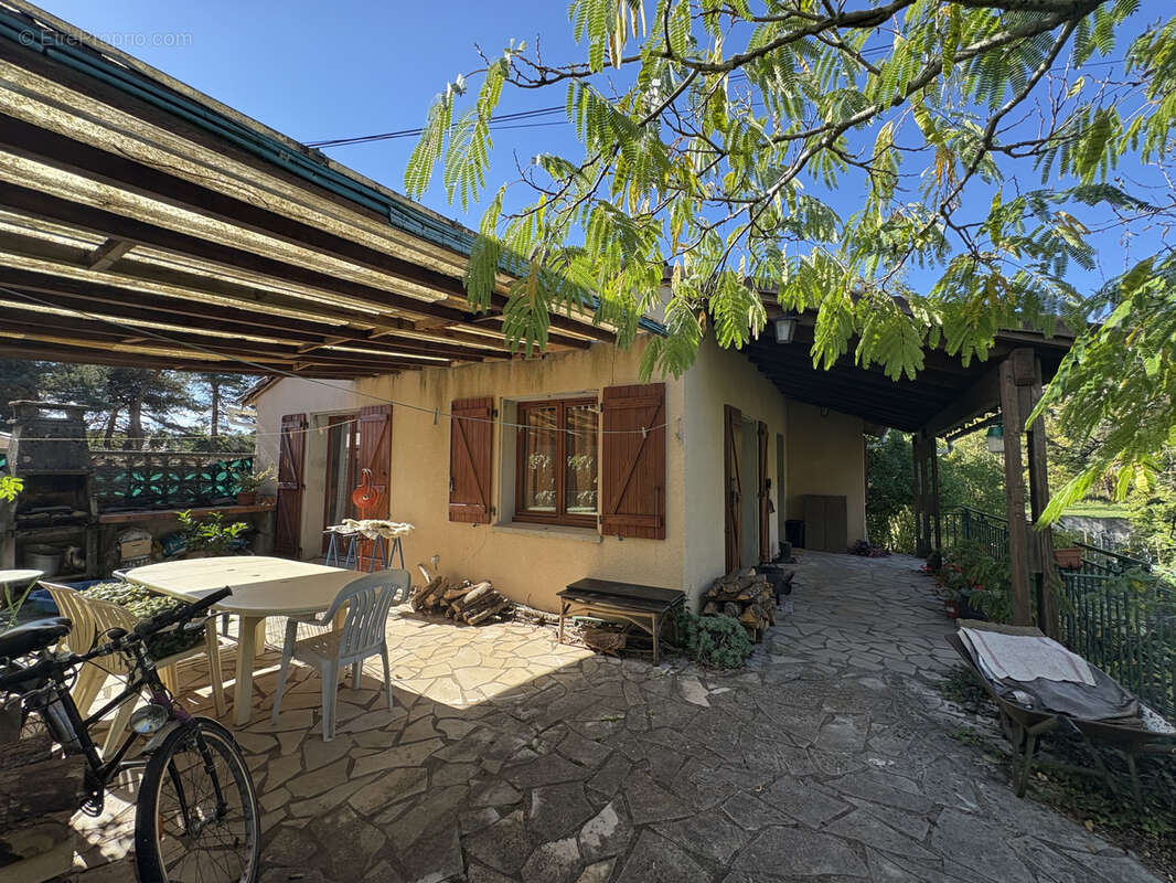 Maison à MARNHAGUES-ET-LATOUR