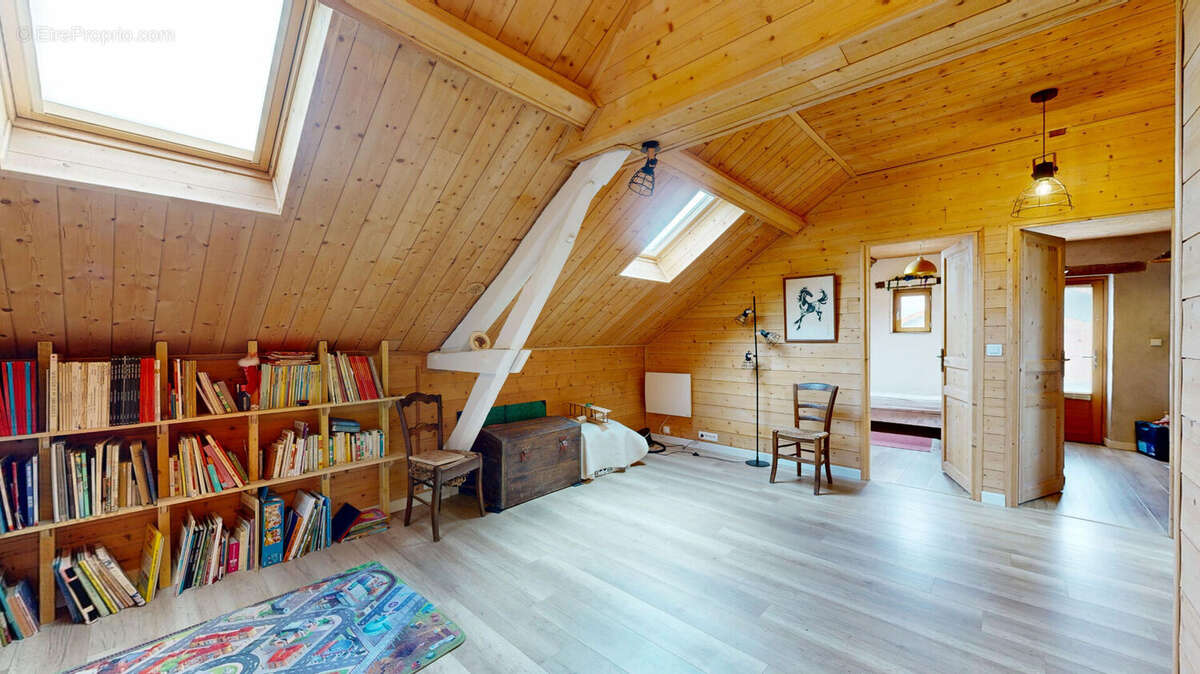 Maison à SAINT-AUBIN-LE-MONIAL