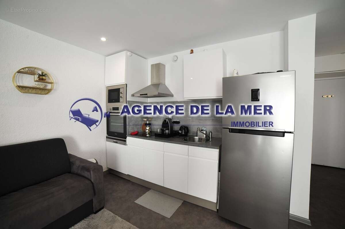 Studio rénové 33 m²  Meublé  Centre-ville La Grande-Motte  Ascenseur + Cellier - photo 2