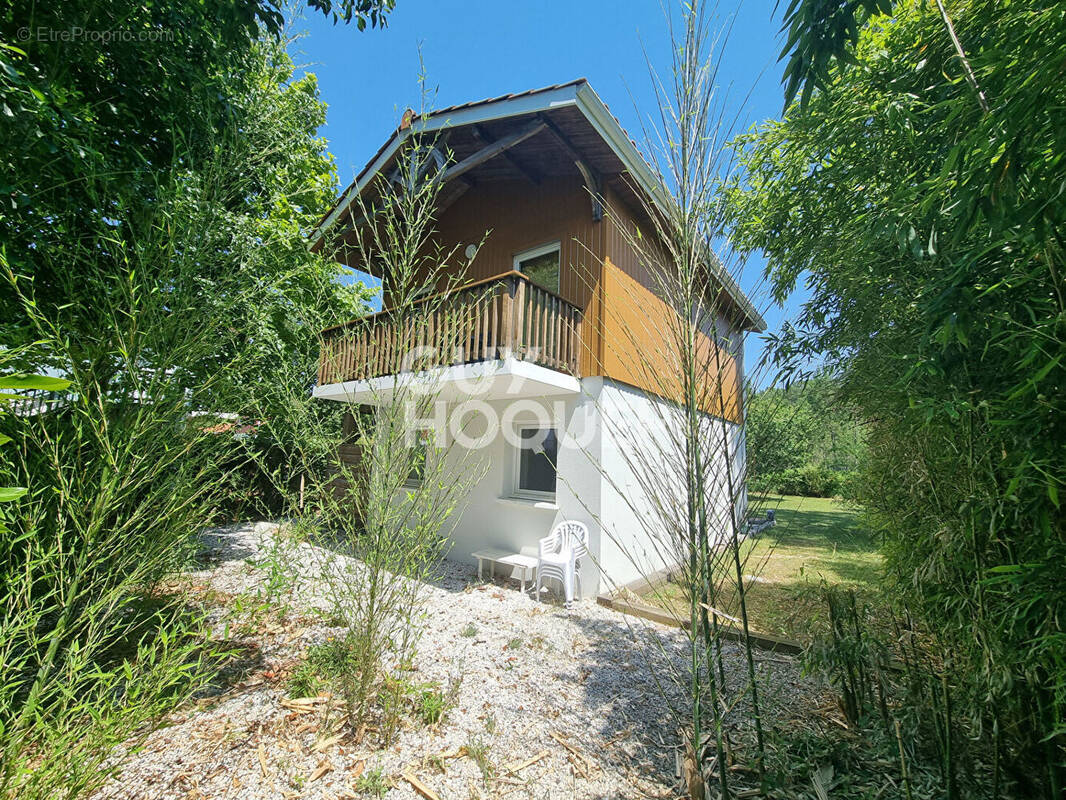 Appartement à PARENTIS-EN-BORN