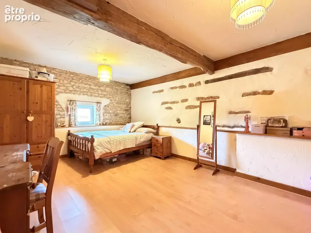 Propriété de caractère exceptionnelle avec gîte, vaste grange et nombreux bâtiments – proche de Civray - photo 11