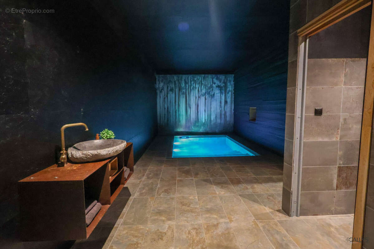 Appartement à SAINT-MARTIAL-SUR-NE