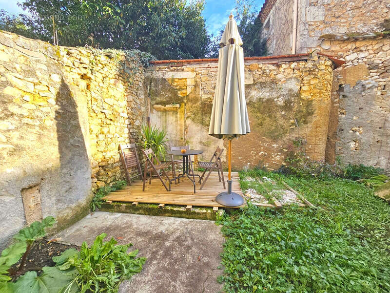 Maison à SAINT-PARDOUX-LA-RIVIERE