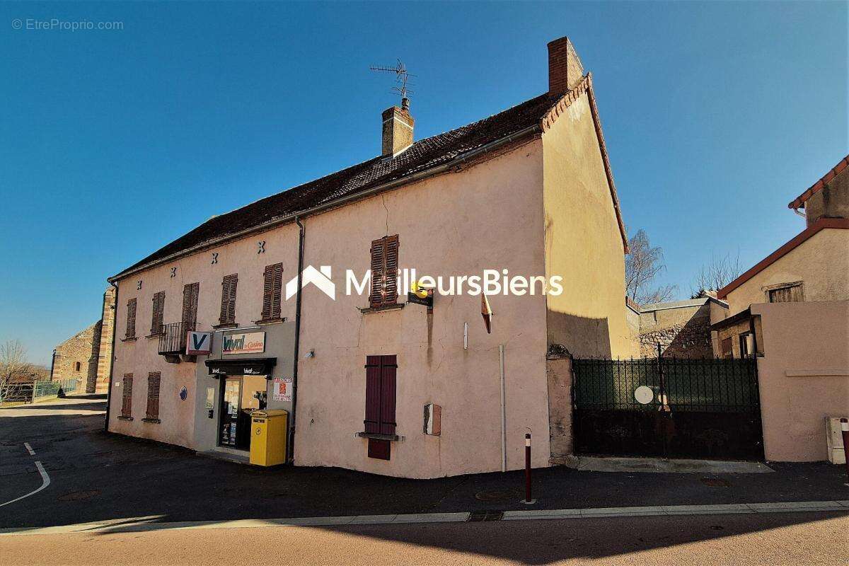 Commerce à LE BREUIL