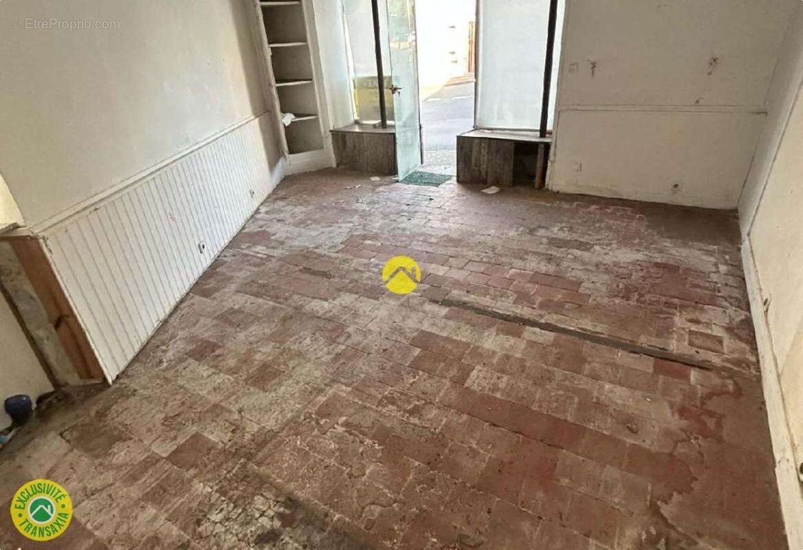 Maison à AINAY-LE-CHATEAU