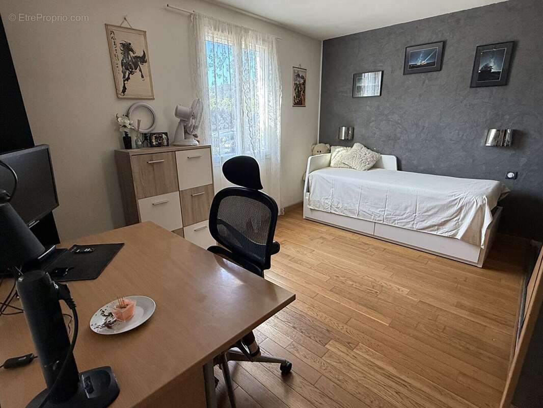 Maison à SAINT-CEZAIRE-SUR-SIAGNE