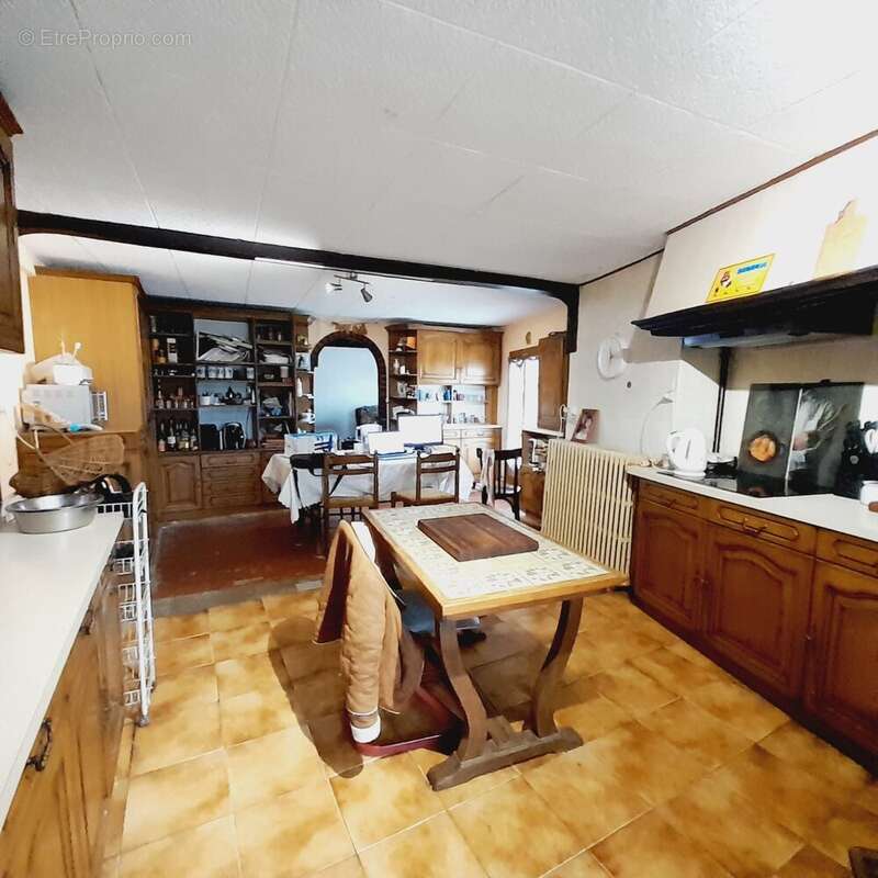 Maison à VILLENEUVE-SUR-YONNE