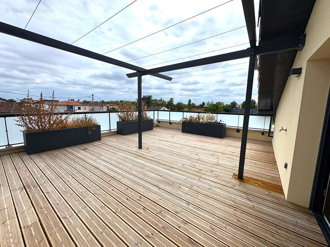 Appartement 4 pièces de 91m² + 45m² de Terrasse ! SAINT-ALBAN - photo 2
