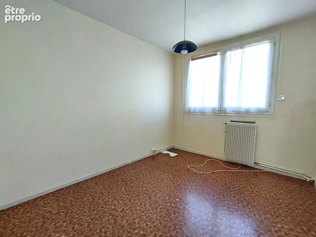 Appartement Rive du Cher avec balcon - Tours T5 proximité tram, Fil Bleu, commerces, écoles - photo 7