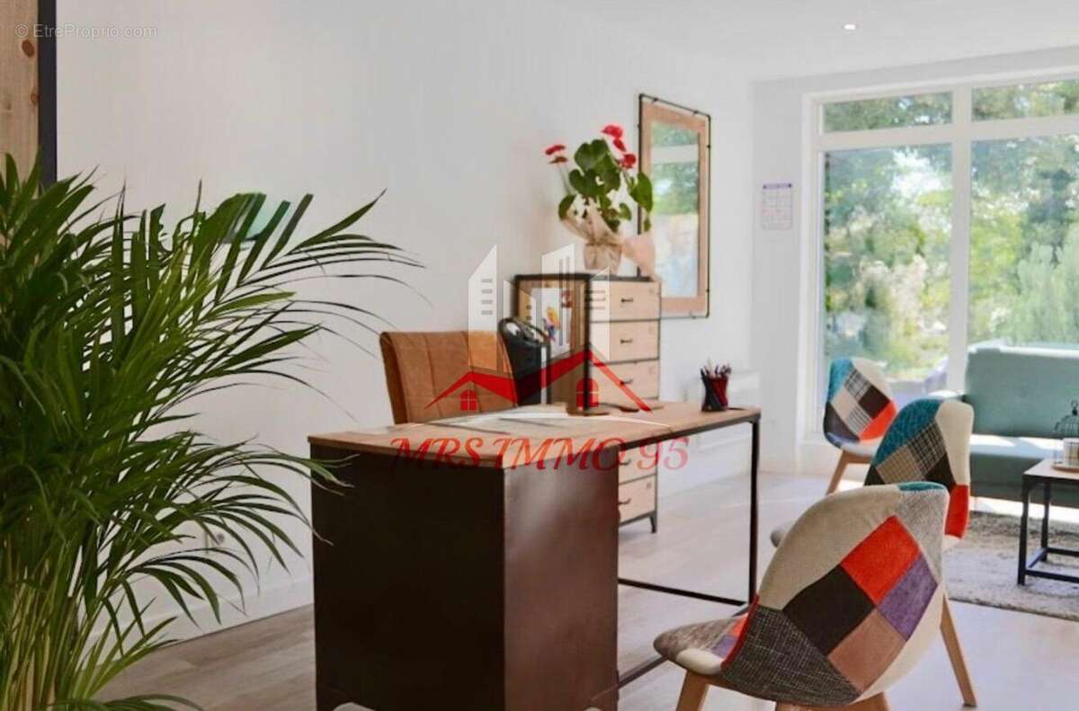 Commerce à LUZARCHES