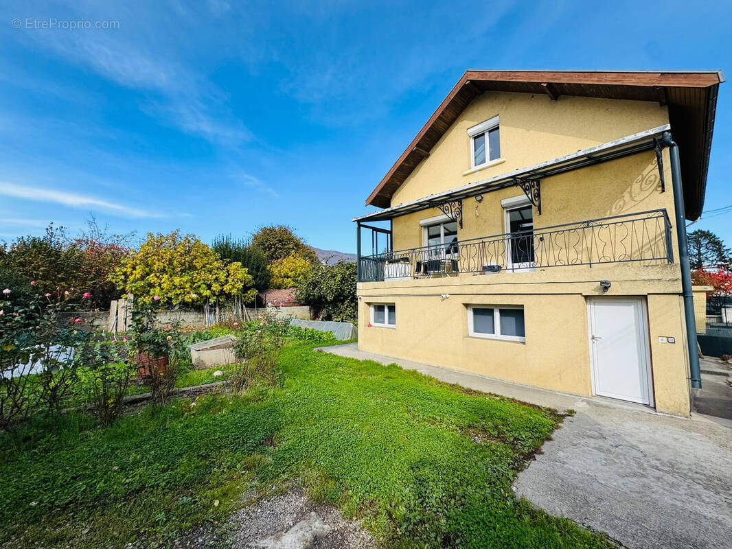 Maison à SAINT-MARTIN-D&#039;HERES