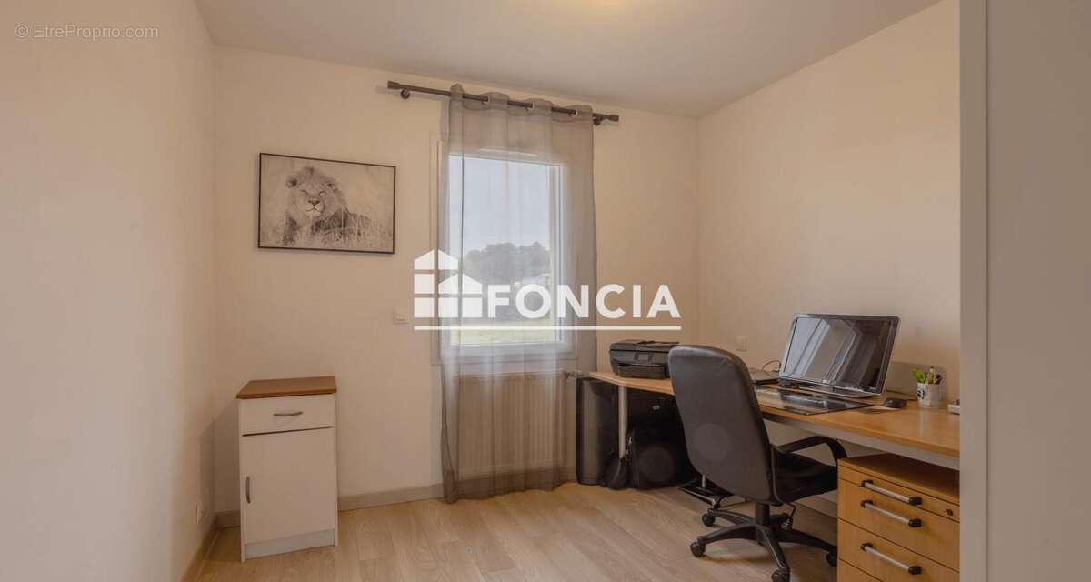 Maison à NUILLE-LE-JALAIS