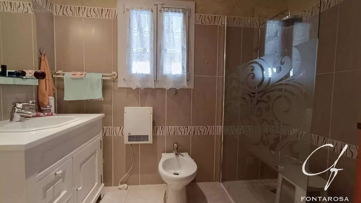 Maison à LE MUY