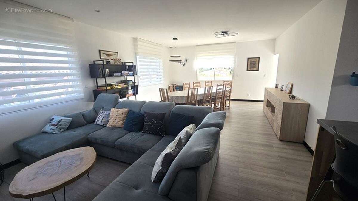 Maison à VILLEMOUSTAUSSOU