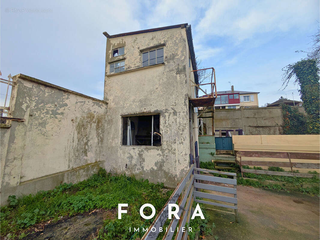 Maison à CONDE-SUR-NOIREAU