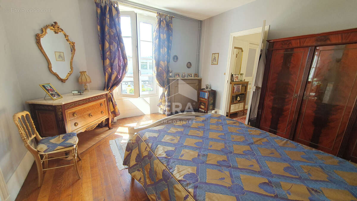 Maison à SAINT-MAUR-DES-FOSSES