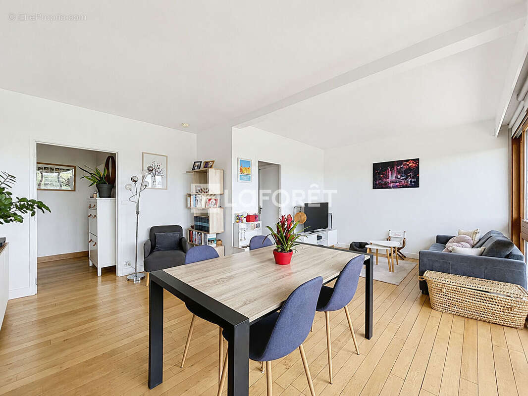 Appartement à LA CELLE-SAINT-CLOUD