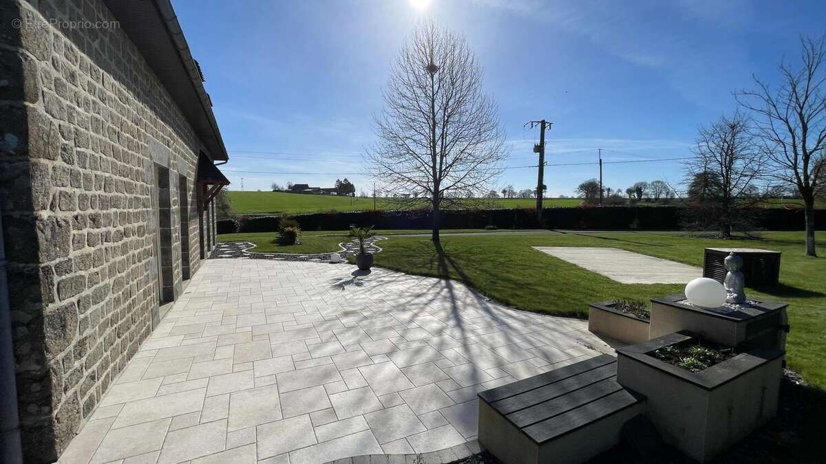 Maison 181 m² à Le Horps  - photo 4