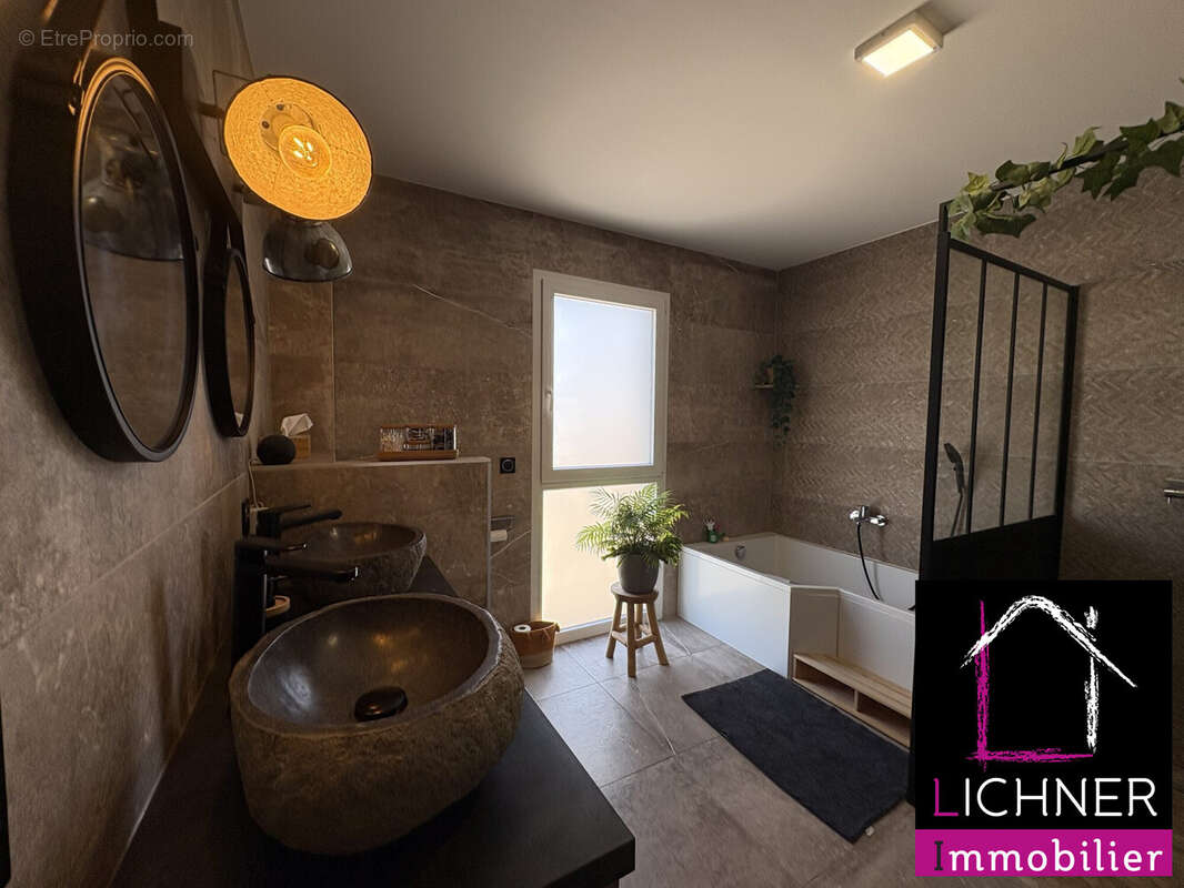 Maison à LACHAMBRE