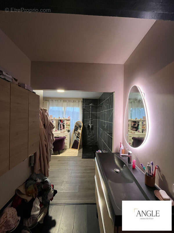 Maison à GESNES-LE-GANDELIN