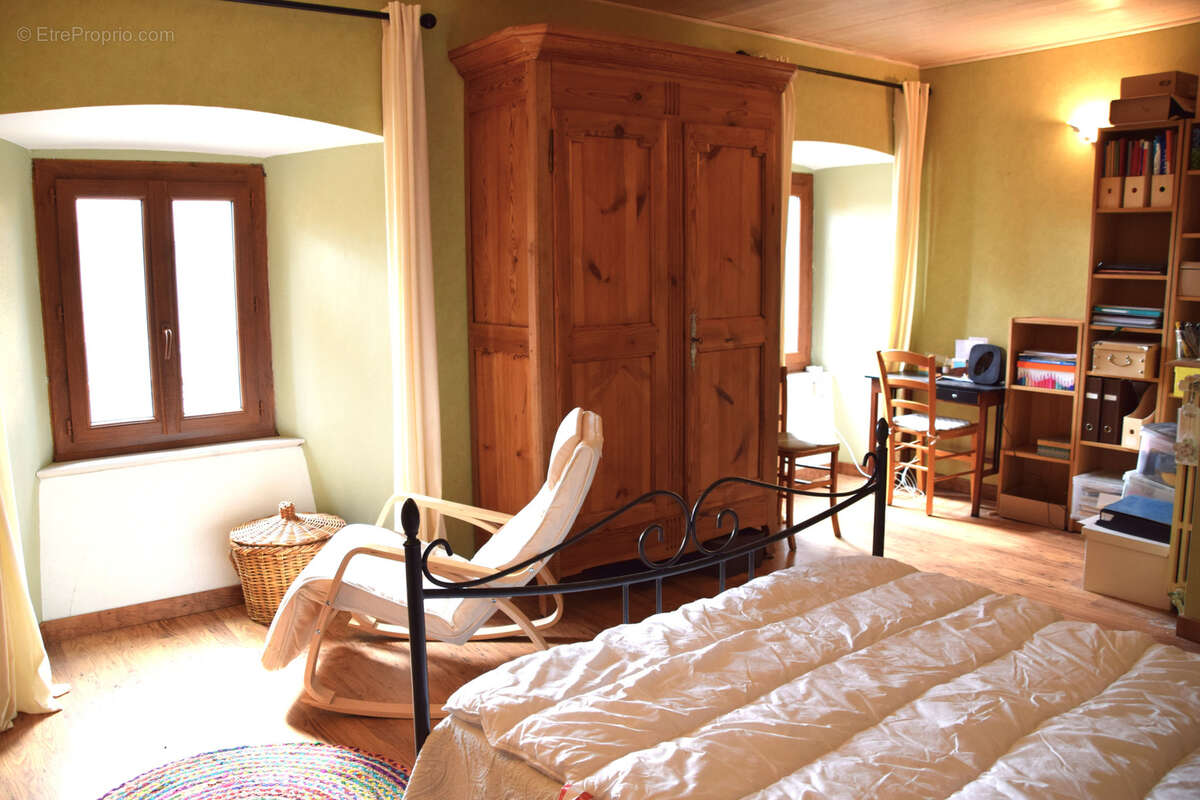 Maison à COUCOURON