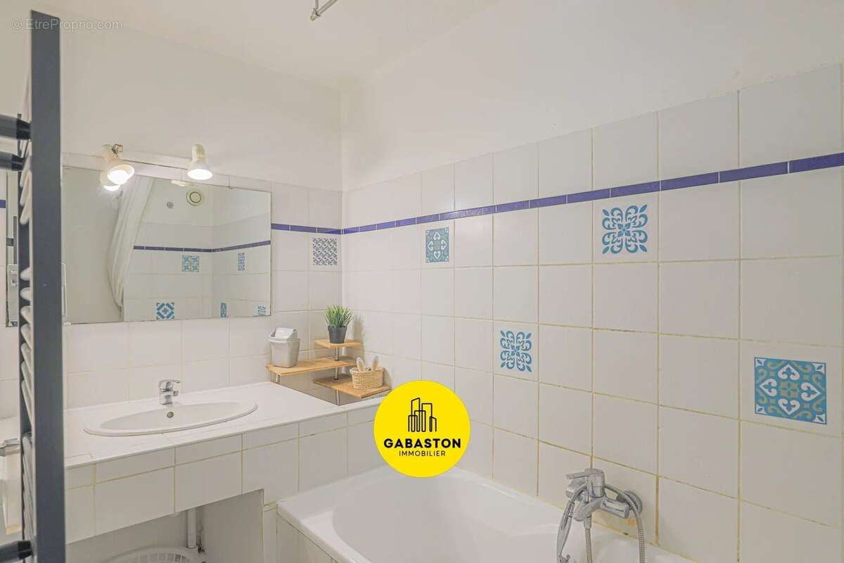 Appartement à MARSEILLE-6E