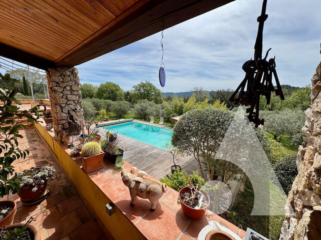 Maison à VILLECROZE