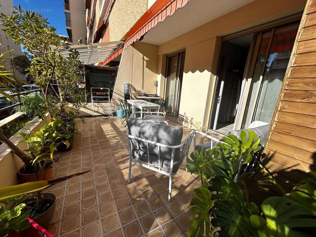 Appartement à LE CANNET