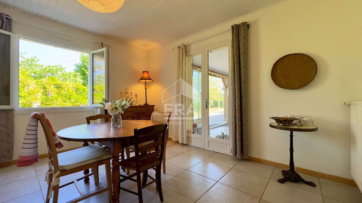 Maison Pineuilh 7 pièce(s) 165 m2 - photo 5