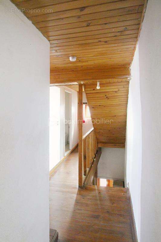 Maison à SAINT-JEAN-DU-BRUEL