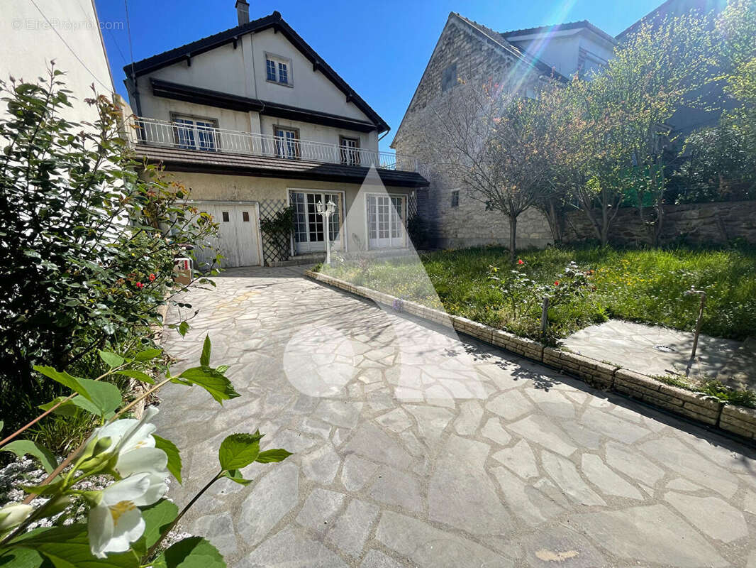 Maison à SUCY-EN-BRIE