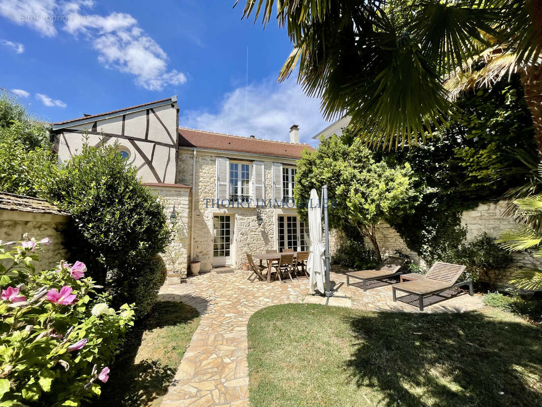 Maison à MAULE