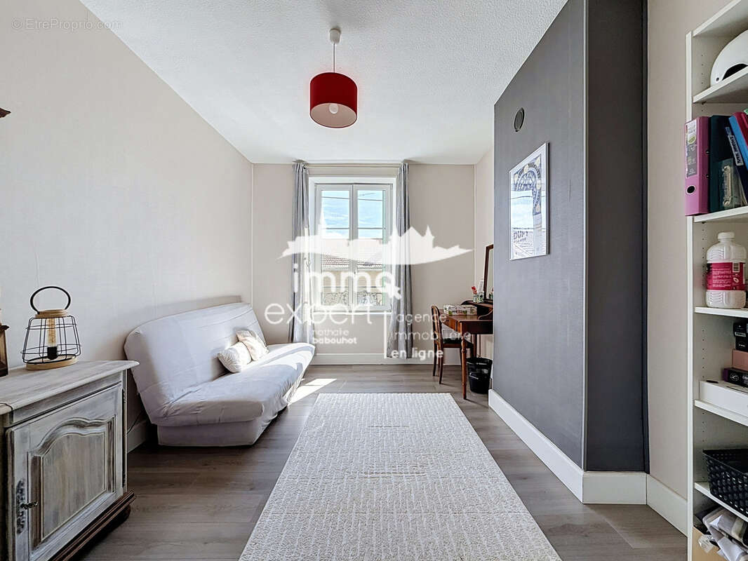 Immeuble de prestige avec appartement bourgeois, appartement loué, local professionnel et parc arboré - photo 17
