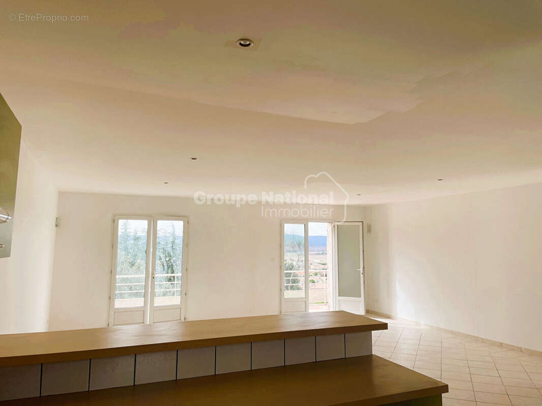 Maison à VINON-SUR-VERDON